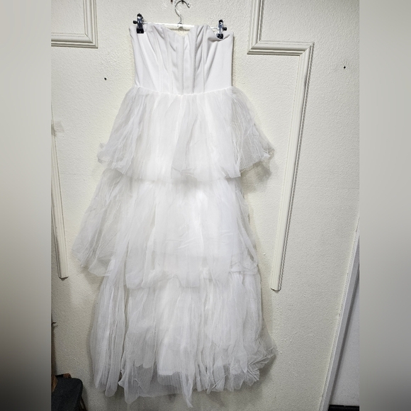 Lulus Exquisite Enchantment White Tulle Tiered Strapless Gown S Wedding Party - Picture 6 of 9